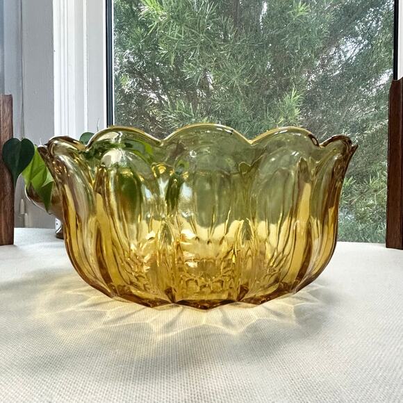 Vintage Amber Glass Serving Bowl – Scalloped Edge with Floral Panel Design - Picture 4 of 11